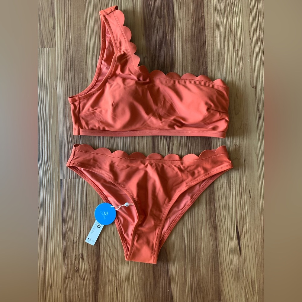 CUPSHE bikini. NEW size medium